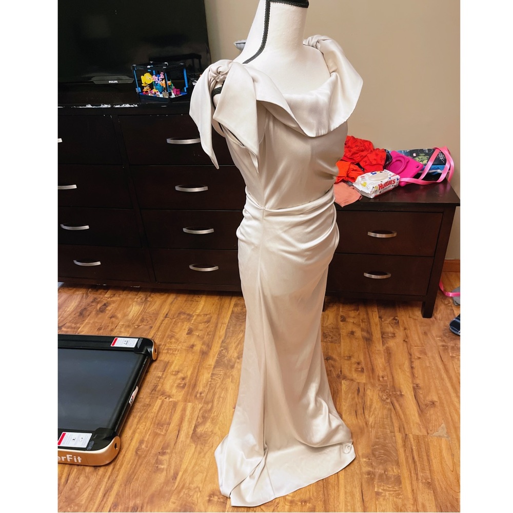 Authentic Gucci $14k Silk Off the Shoulder Full Length Gown / Dress